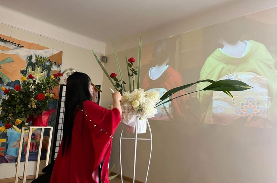 5月8日　リトアニア　杉原ハウスにてフラワーショーを行いました